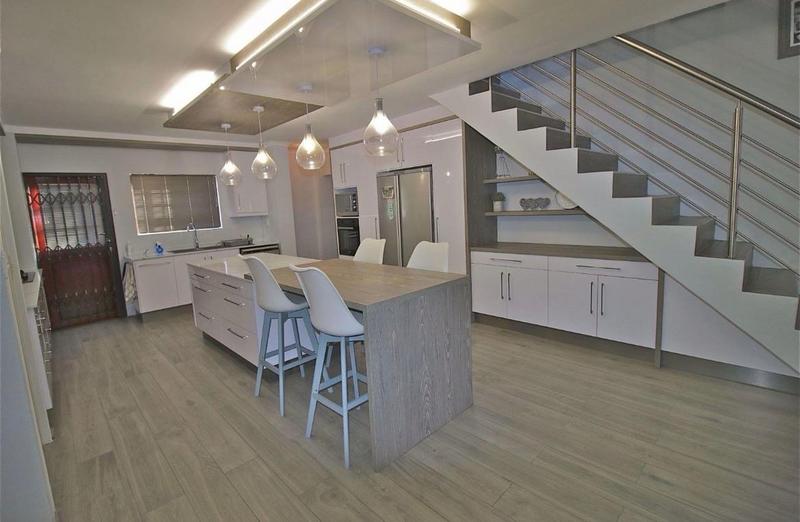 4 Bedroom Property for Sale in Kleinbosch Western Cape
